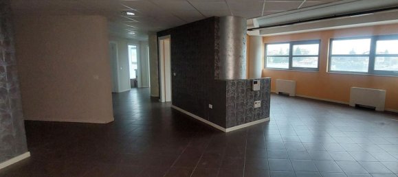 Oficina en Avezzano, Italy 177 m² No. 371537 2
