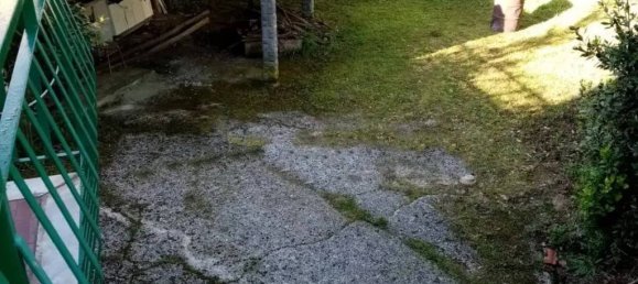 3 rooms Apartment in Carro, Italy No. 84256 10