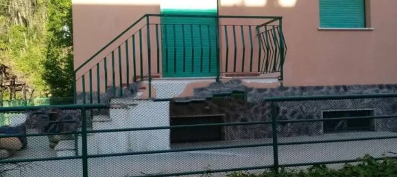 3 rooms Apartment in Carro, Italy No. 84256 4