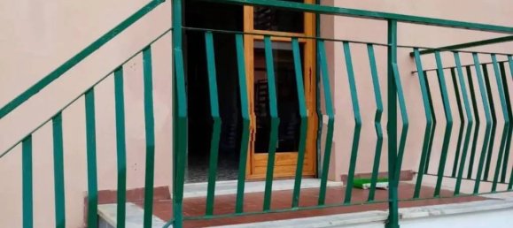 3 rooms Apartment in Carro, Italy No. 84256 6