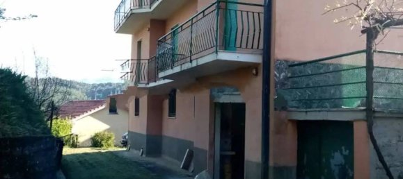 3 rooms Apartment in Carro, Italy No. 84256 2