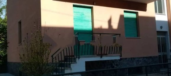 3 rooms Apartment in Carro, Italy No. 84256 11