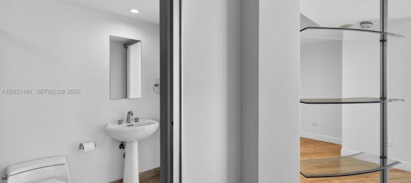 1 Schlafzimmer Gewerbliche Immobilien in Miami, USA, Nr. 615217 2