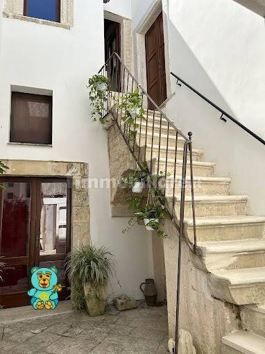 5 rooms Building in Soleto, Italy No. 42366