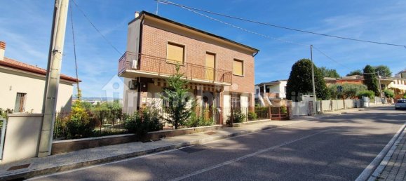 3 bedrooms Villa in Caldiero, Italy No. 370380 7