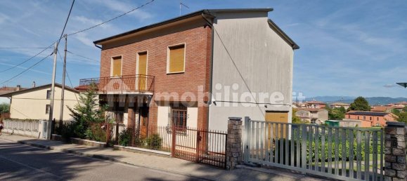 3 bedrooms Villa in Caldiero, Italy No. 370380 4