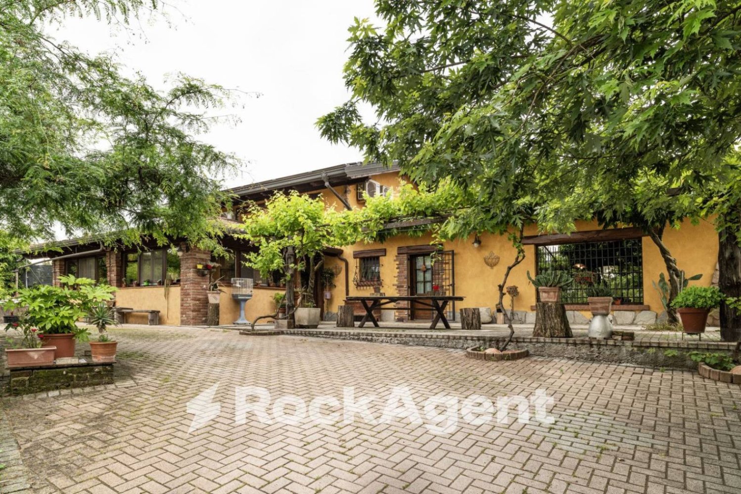 1 bedroom Villa in Gropello Cairoli, Italy No. 12320