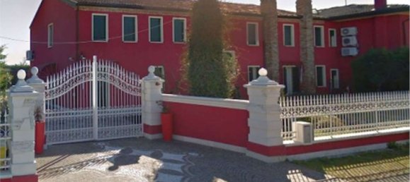 8 rooms House in Camponogara, Italy No. 210149 2
