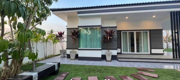 3 bedrooms Cafe / restaurant in Bang Lamung, Thailand No. 13119 6