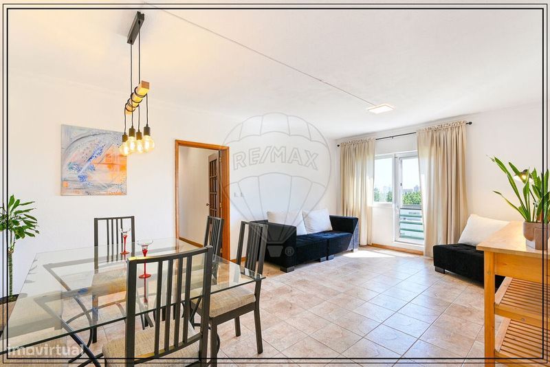 3 bedrooms Apartment in Porto, Portugal No. 277996