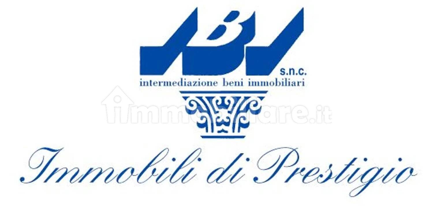 2 rooms Commercial property in Ponte San Nicolò, Italy No. 367928