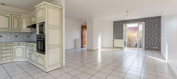 4 bedrooms House in Rhone, France No. 289670 3