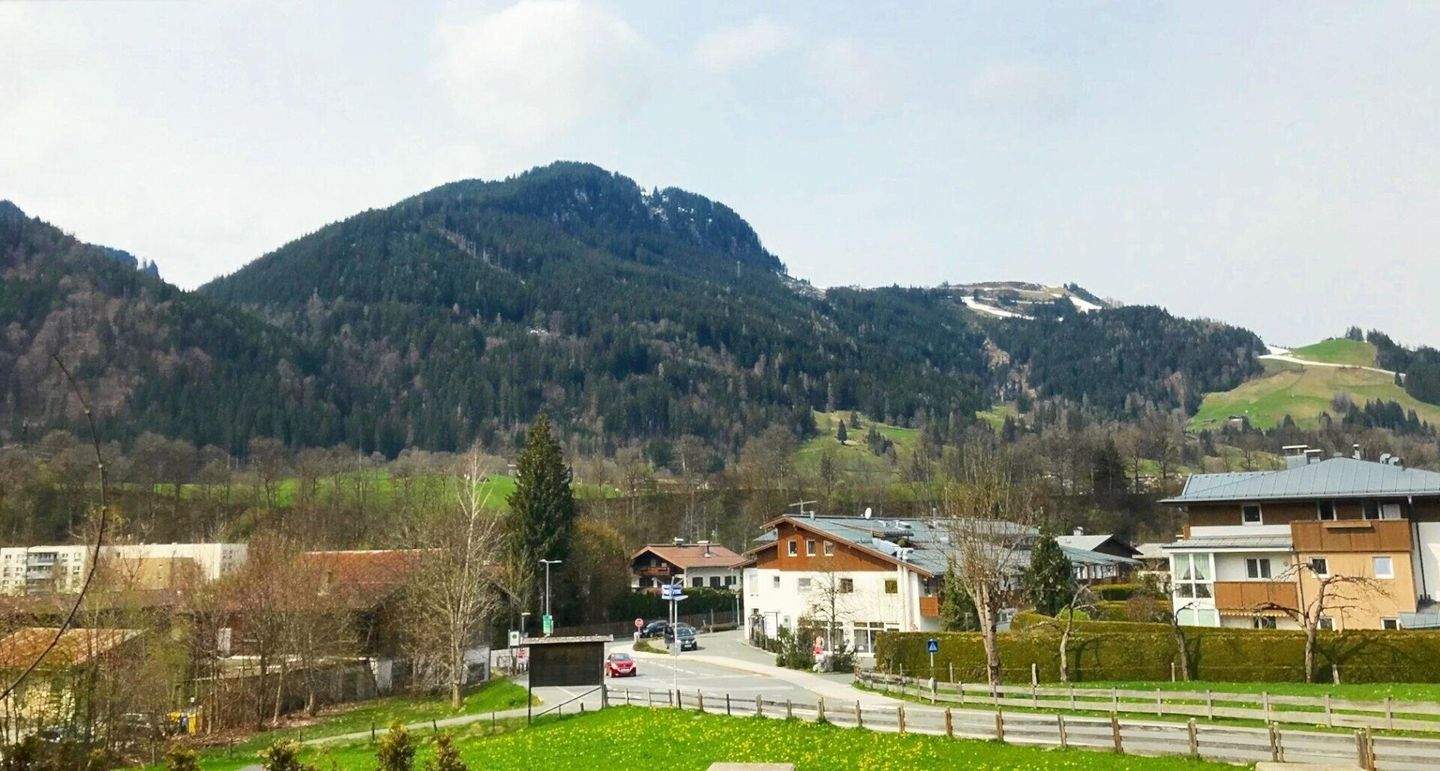 5 rooms Apartment in Kitzbuhel, Austria No. 214237