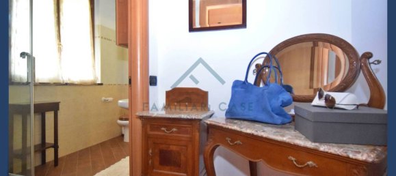 1 bedroom Apartment in Gazzada Schianno, Italy No. 294977 11