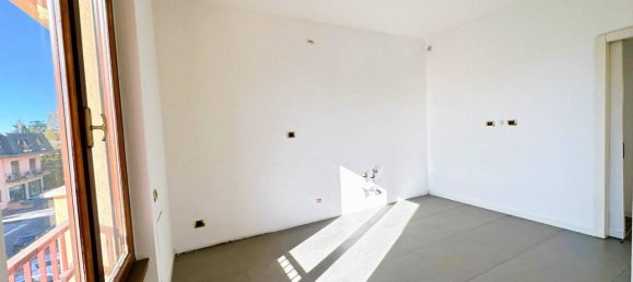 Apartamento de 4 habitaciónes en Besana in Brianza, Italy No. 34118 15