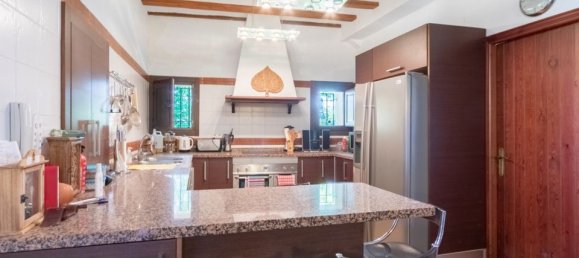 Дом с 15 спальнями в Иби, Испания № 184747 2