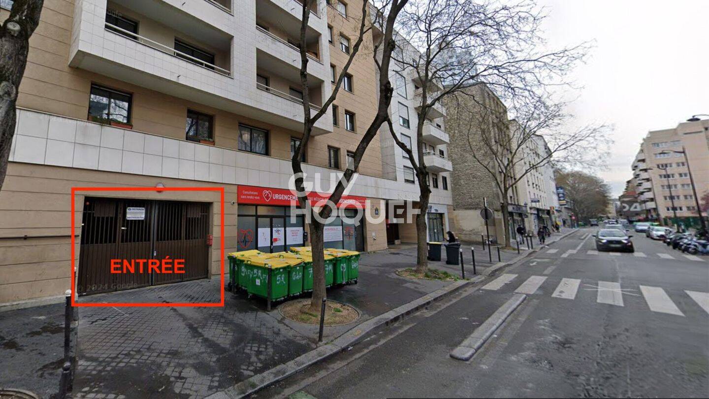 14m² Parking in Paris, France No. 165874
