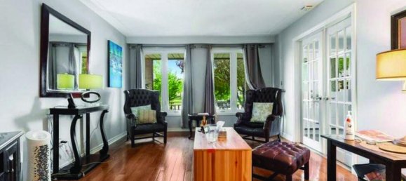 6 bedrooms House in Hamilton, Canada No. 298 8