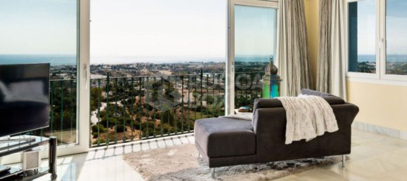 5 bedrooms Penthouse in Benahavis, Spain No. 88837 11