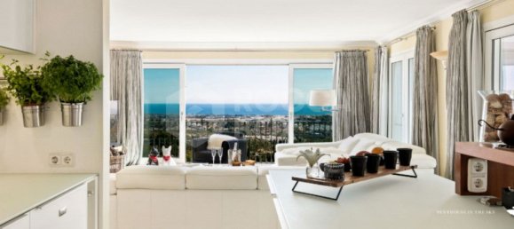 5 bedrooms Penthouse in Benahavis, Spain No. 88837 15