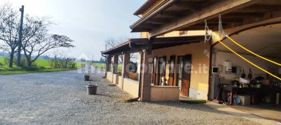 3 bedrooms House in San Giorgio Piacentino, Italy No. 190204 7