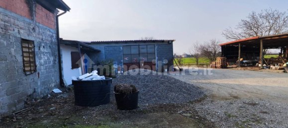 3 bedrooms House in San Giorgio Piacentino, Italy No. 190204 9