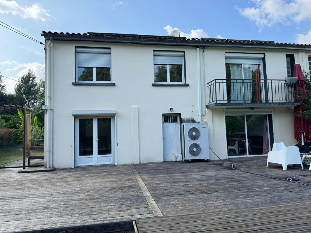 4 Schlafzimmer Haus in Espiet, France, Nr. 292084