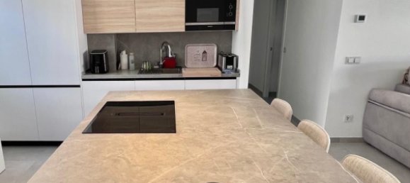 Apartamento de 3 dormitorios en Marbella, Spain No. 148184 7