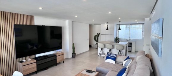 Apartamento de 3 dormitorios en Marbella, Spain No. 148184 3