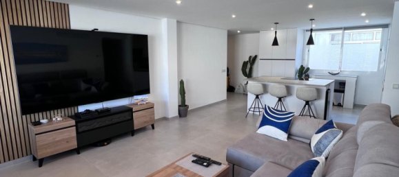 Apartamento de 3 dormitorios en Marbella, Spain No. 148184 9