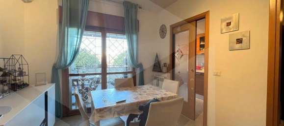 3 rooms Apartment in Rome, Italy No. 19073 7