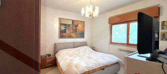 3 rooms Apartment in Rome, Italy No. 19073 13