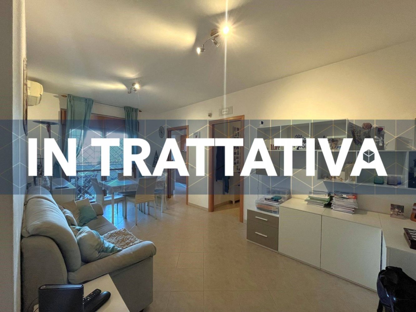 3 rooms Apartment in Rome, Italy No. 19073