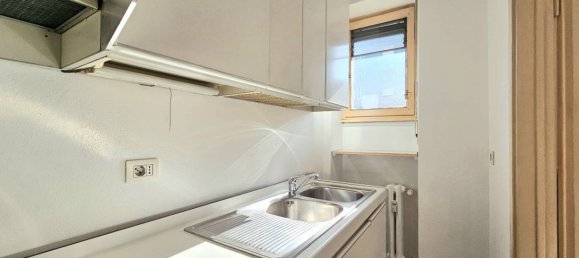 1 bedroom Apartment in Milan, Italy No. 285474 5