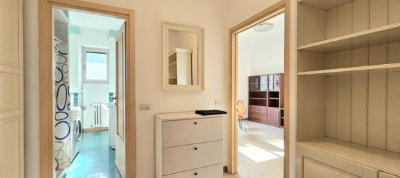 1 bedroom Apartment in Milan, Italy No. 285474 2