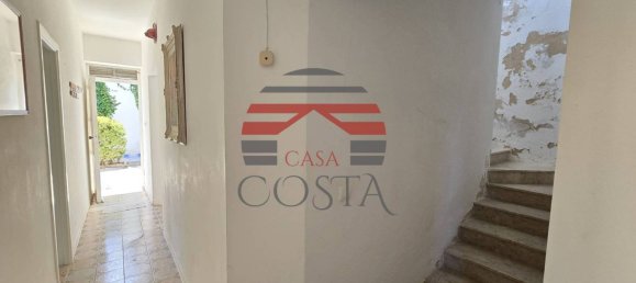 4 bedrooms Villa in Palermo, Italy No. 320537 18