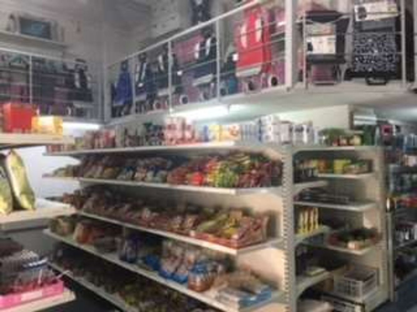 3 rooms Commercial property in Milan, Italy No. 244230