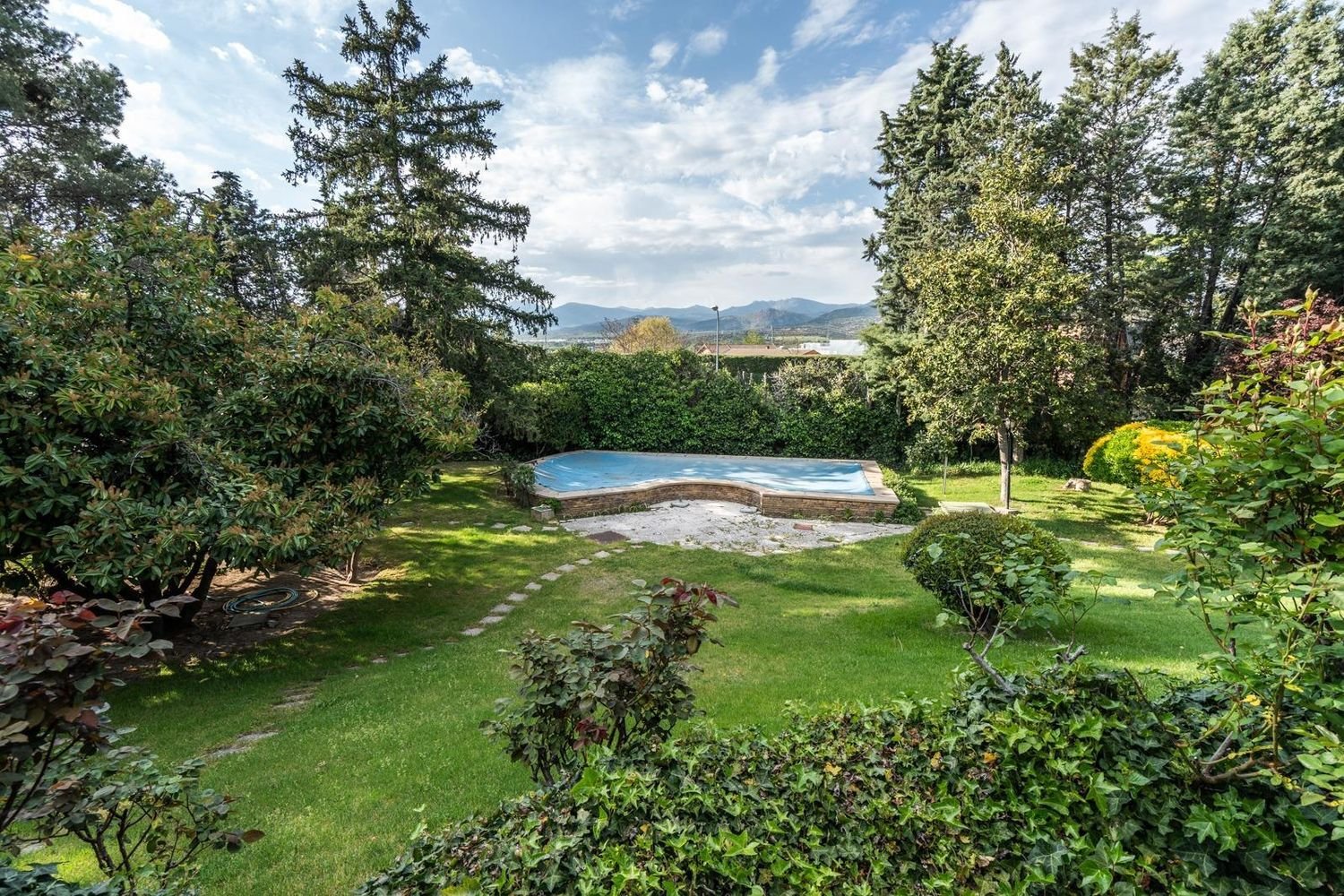  Land in Collado Villalba, Spain No. 215811