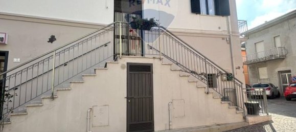 Дом с 12 комнатами в Кастиленти, Италия № 130803 2