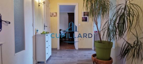 2 Schlafzimmer Haus in Roanne, France, Nr. 307718 2