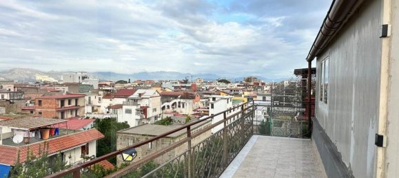 3-salle Appartement à Pomigliano d'Arco, Italy No. 24628 2