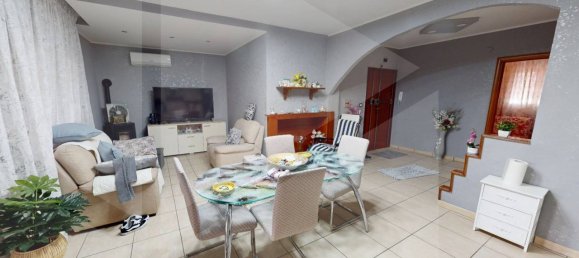 3-salle Appartement à Pomigliano d'Arco, Italy No. 24628 18