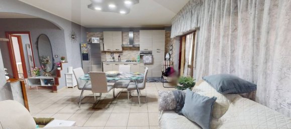 3-salle Appartement à Pomigliano d'Arco, Italy No. 24628 15