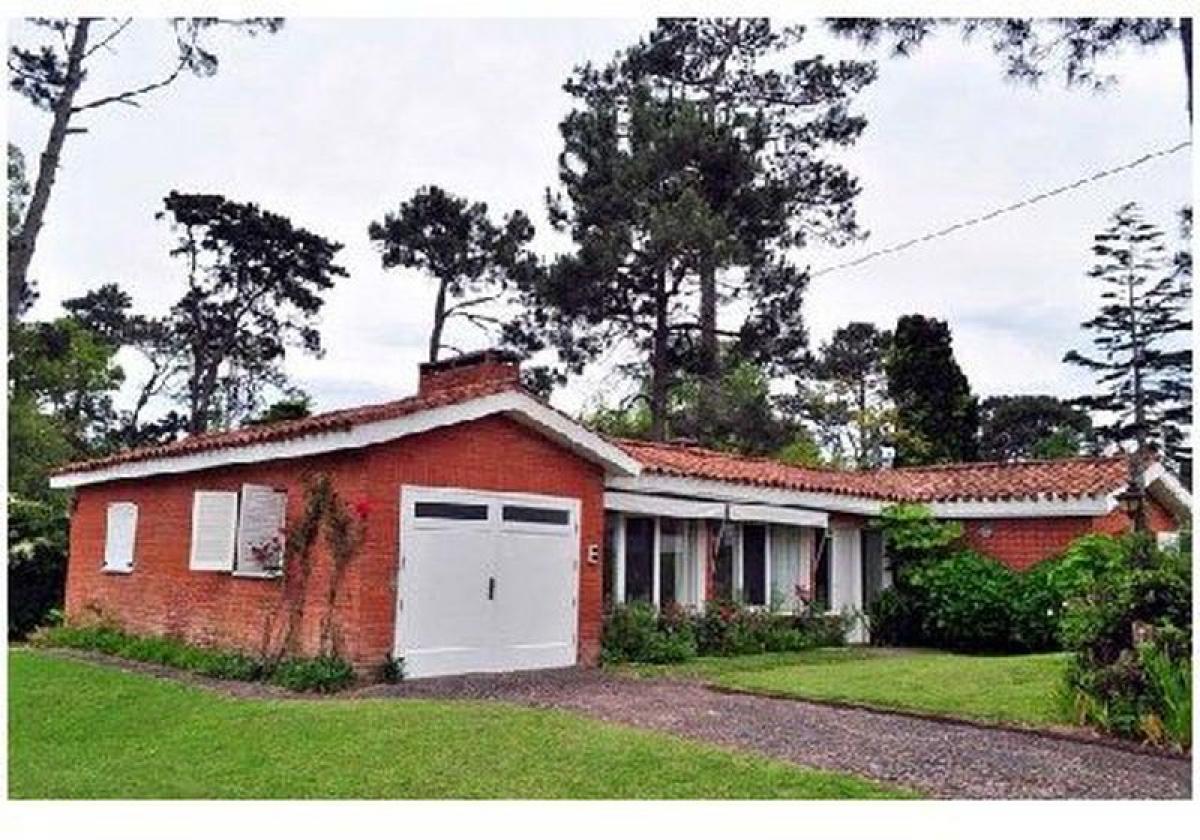 2 bedrooms House in Maldonado, Uruguay No. 6572