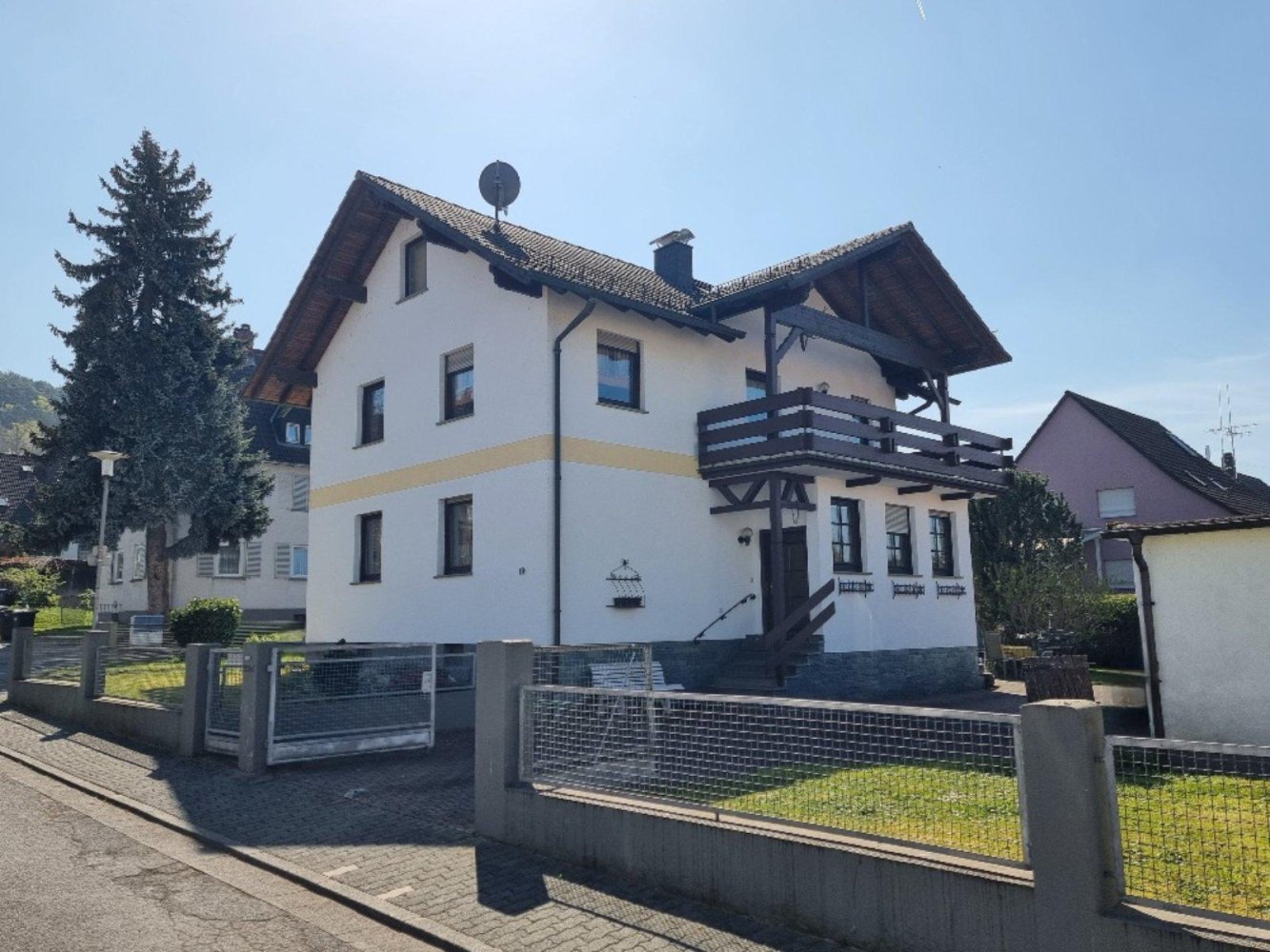 7-salle Maison de ville à Odenwaldkreis, Germany No. 221047