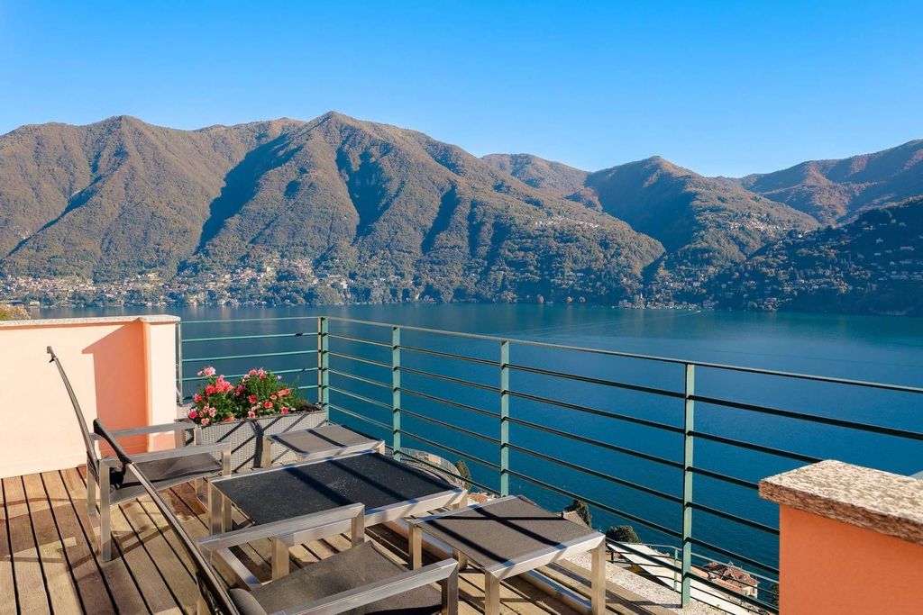 3 Schlafzimmer Haus in Carate Urio, Italy, Nr. 367820