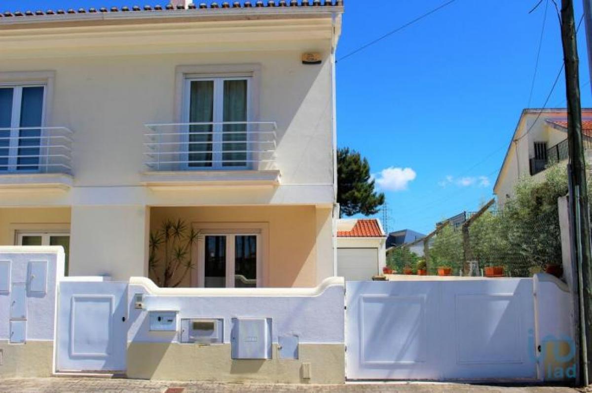 3 bedrooms House in Seixal, Portugal No. 944