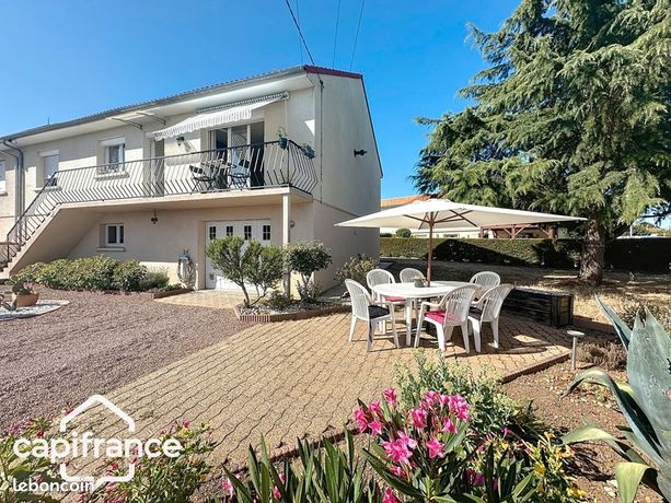 4 bedrooms House in Thouars, France No. 301533