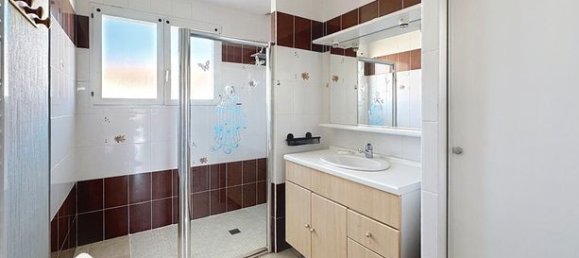 4 bedrooms House in Thouars, France No. 301533 10