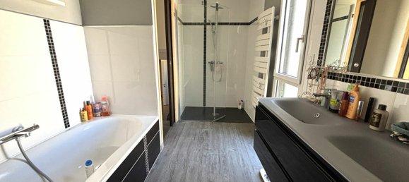 4 bedrooms House in Vitre, France No. 361115 10